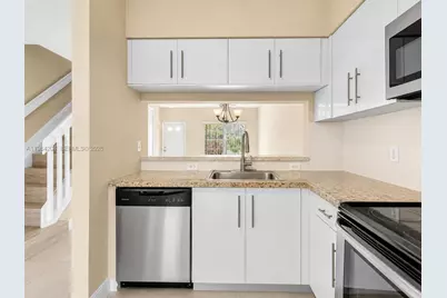 60 Key West Ct #60, Weston, FL 33326 - Photo 7
