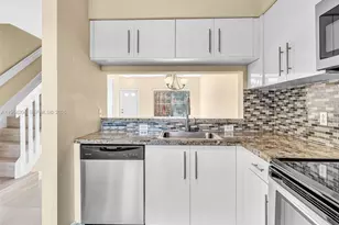 60 Key W Ct, Weston, FL 33326 - Photo 9