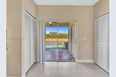 60 Key West Ct #60, Weston, FL 33326 - Photo 7