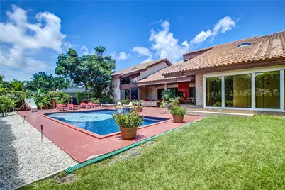 913 Diplomat Parkway, Hallandale Beach, FL 33009 - Photo 13