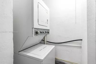 1176 NW 48th St, Miami, FL 33127 - Photo 31