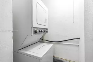 1176 NW 48th St, Miami, FL 33127 - Photo 31