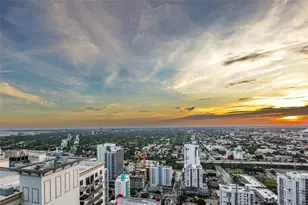 55 SW 9th St, Miami, FL 33130 - Photo 17