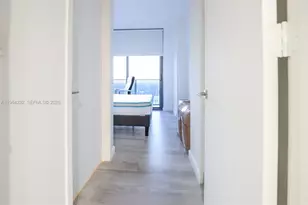 55 SW 9th St, Miami, FL 33130 - Photo 29