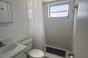 644 SW 10th St, Miami, FL 33130 - Photo 13