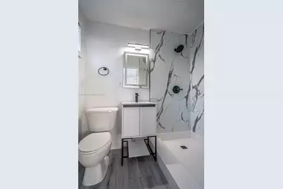 7315 Carlyle Ave #6, Miami Beach, FL 33141 - Photo 5