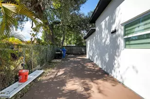 1820 SW 25th Ave, Miami, FL 33145 - Photo 27