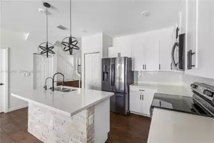 3419 W 105th Pl, Hialeah, FL 33018 - Photo 15