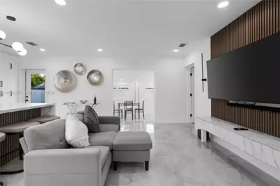 315 NW 106th St, Miami, FL 33150 - Photo 17