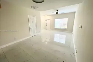 9820 NW 56th Pl, Coral Springs, FL 33076 - Photo 7