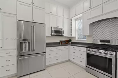 912 NE 17th Way, Fort Lauderdale, FL 33304 - Photo 15