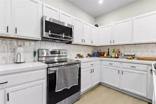 9011 SW 227th St, Cutler Bay, FL 33190 - Photo 13