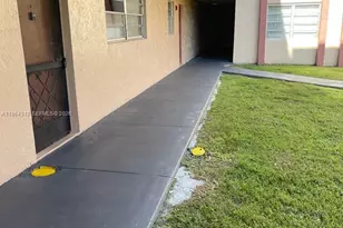 13701 Kendale Lakes Cir, Miami, FL 33183 - Photo 7