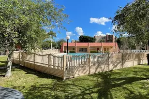 13701 Kendale Lakes Cir, Miami, FL 33183 - Photo 5