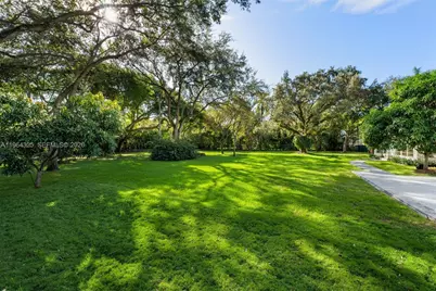 7301 Ponce De Leon Rd, Miami, FL 33143 - Photo 11