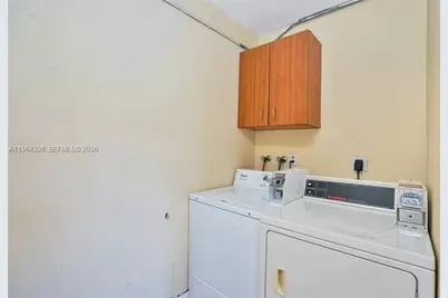 1424 Holly Heights Dr #5, Fort Lauderdale, FL 33304 - Photo 5