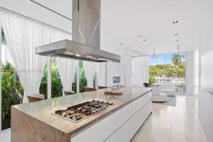 1031 W 48th St, Miami Beach, FL 33140 - Photo 15