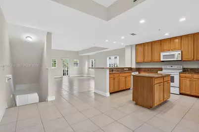 630 SW 1st Dr, Pompano Beach, FL 33060 - Photo 11