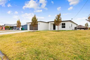 560 SW Carter Ave, Port Saint Lucie, FL 34983 - Photo 3