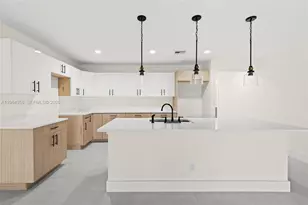 560 SW Carter Ave, Port Saint Lucie, FL 34983 - Photo 11