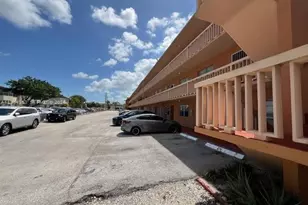 1591 NE Miami Gardens Dr, Miami, FL 33179 - Photo 23