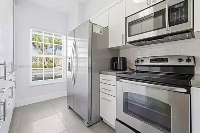 2 Simonton Cir, Weston, FL 33326 - Photo 9