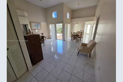 725 NW 123rd Ave, Miami, FL 33182 - Photo 3