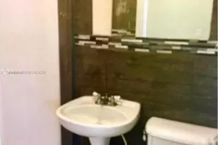 2402 NW 42nd St, Miami, FL 33142 - Photo 23