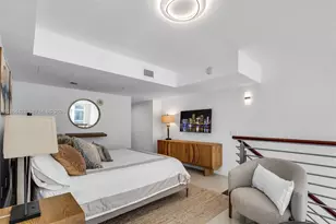 41 SE 5th St, Miami, FL 33131 - Photo 9