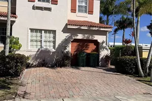 2117 NE 7th St, Homestead, FL 33033 - Photo 1