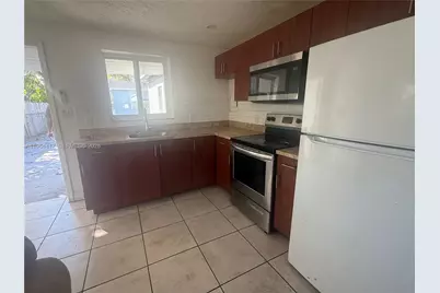 10417 NW 6th Ave #Back, Miami, FL 33150 - Photo 3