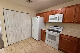 5457 SW 41st St, Pembroke Park, FL 33023 - Photo 13