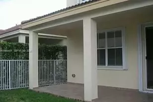 1689 Winterberry Ln, Weston, FL 33327 - Photo 5