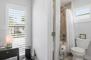 958 Mockingbird Ln, Plantation, FL 33324 - Photo 47