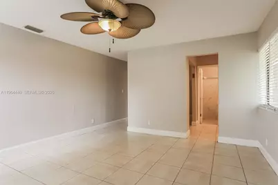 1013 SW 49 Ave, Margate, FL 33068 - Photo 9