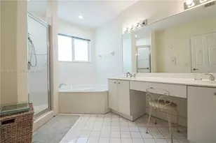 5663 NW 112th Pl, Doral, FL 33178 - Photo 33