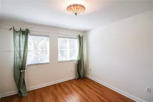 5663 NW 112th Pl, Doral, FL 33178 - Photo 11