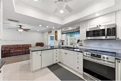 7221 NW 10th Ct, Plantation, FL 33313 - Photo 11