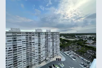 18051 Biscayne Blvd #PH05, Aventura, FL 33160 - Photo 3