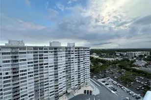18051 Biscayne Blvd, Aventura, FL 33160 - Photo 3