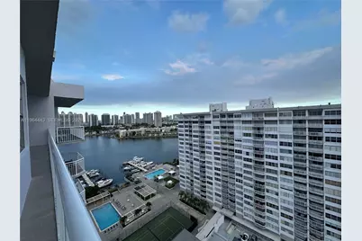 18051 Biscayne Blvd #PH05, Aventura, FL 33160 - Photo 9