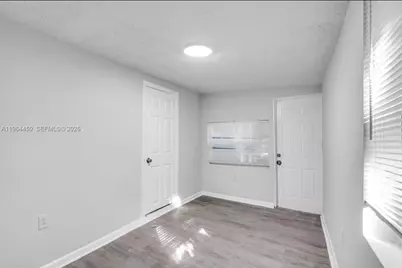 914 NW 80th St, Miami, FL 33150 - Photo 11