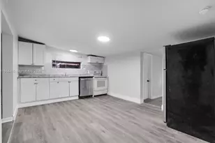 914 NW 80th St, Miami, FL 33150 - Photo 7