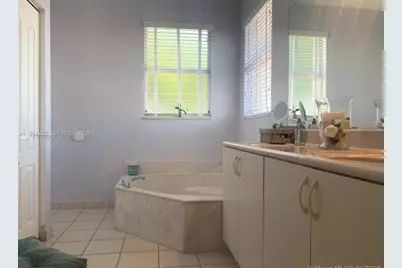 2240 NE 37th Ter, Homestead, FL 33033 - Photo 11