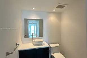 665 NE 25th St, Miami, FL 33137 - Photo 9