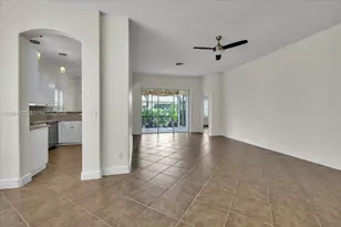 837 Vistana Cir, Naples, FL 34119 - Photo 7