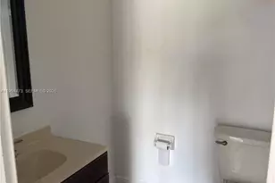 8009 W 6th Ave, Hialeah, FL 33014 - Photo 13