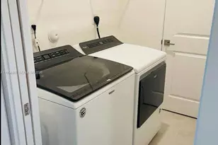 557 NE 5th Pl, Florida City, FL 33034 - Photo 7