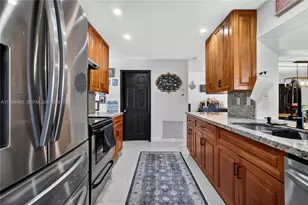 9401 NW 81st Ct, Tamarac, FL 33321 - Photo 7