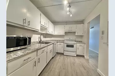 1470 NE 125th Ter #210, North Miami, FL 33161 - Photo 3